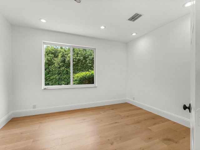 Продажа дома по адресу 2297 NW 55th Street - фото 6268628