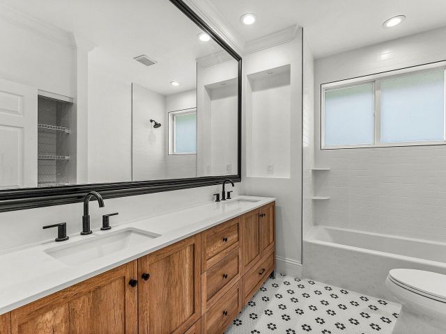 Продажа дома по адресу 2297 NW 55th Street - фото 6268629