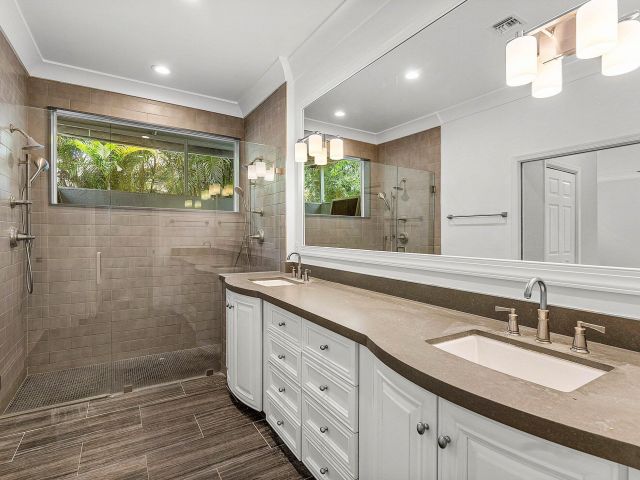 Продажа дома по адресу 2297 NW 55th Street - фото 6268632