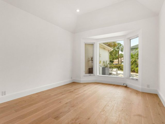 Продажа дома по адресу 2297 NW 55th Street - фото 6268637