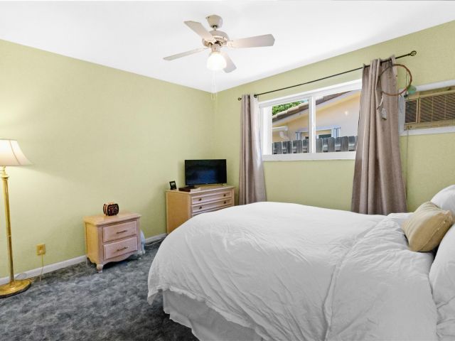 Продажа дома по адресу 6331 NE 22nd Ave - фото 6183266