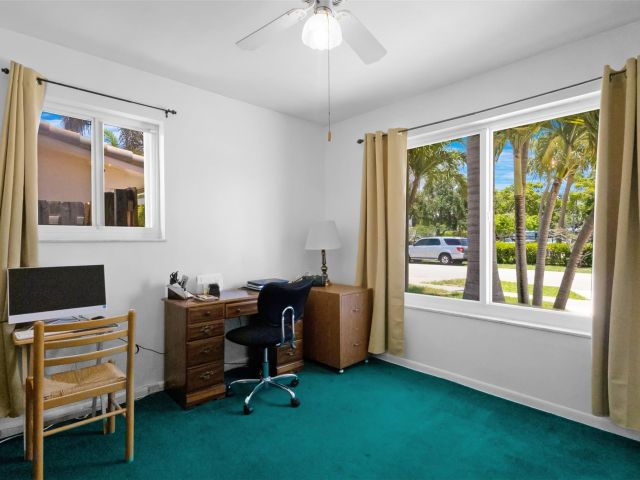 Продажа дома по адресу 6331 NE 22nd Ave - фото 6183267