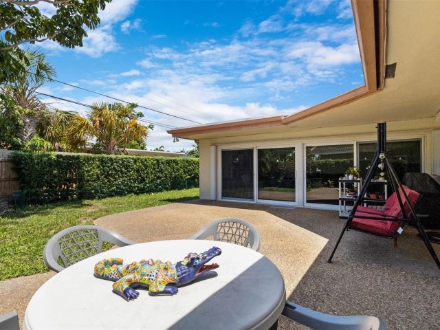 Продажа дома по адресу 6331 NE 22nd Ave - фото 6183271