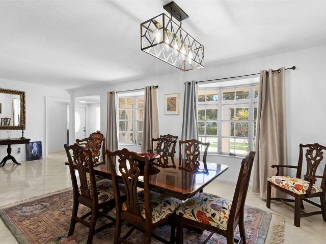 Продажа дома по адресу 6331 NE 22nd Ave - фото 6183279