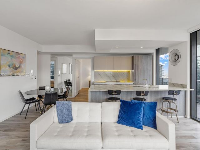 Продажа квартиры #4205 - фото 6171910