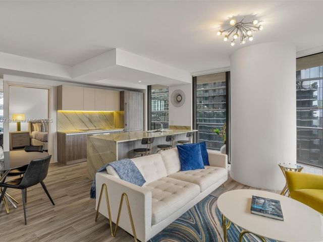 Продажа квартиры #4205 - фото 6171911