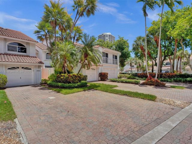 Продажа дома по адресу 20939 NE 37th Ct - фото 6154303