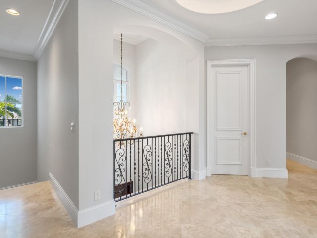 Продажа дома по адресу 501 Golden Harbour Dr - фото 6157632