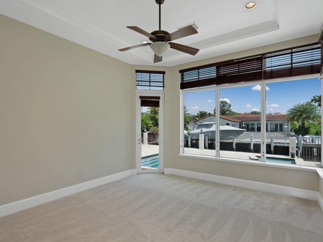 Продажа дома по адресу 501 Golden Harbour Dr - фото 6157635