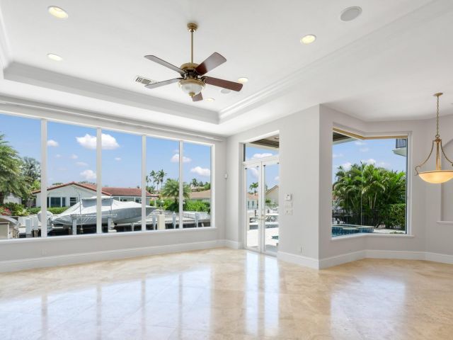 Продажа дома по адресу 501 Golden Harbour Dr - фото 6157639