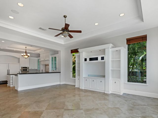 Продажа дома по адресу 501 Golden Harbour Dr - фото 6157640