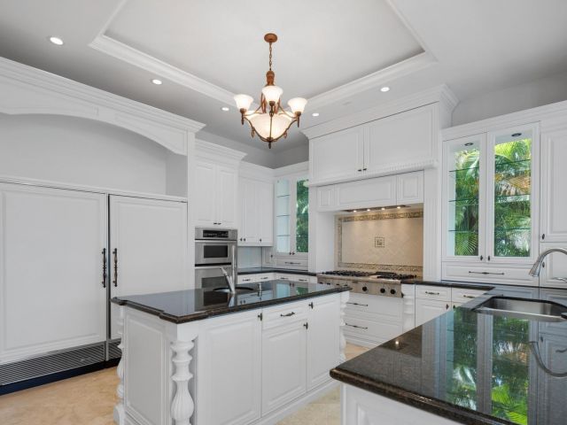 Продажа дома по адресу 501 Golden Harbour Dr - фото 6157642