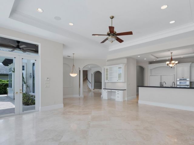 Продажа дома по адресу 501 Golden Harbour Dr - фото 6157644