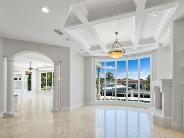 Продажа дома по адресу 501 Golden Harbour Dr - фото 6157648