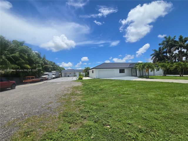 Продажа дома по адресу 23421 SW 217th Ave - фото 6154591