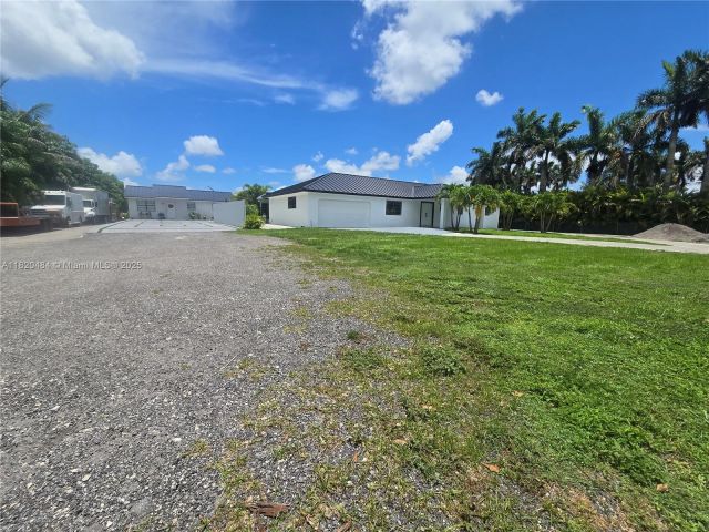 Продажа дома по адресу 23421 SW 217th Ave - фото 6154593