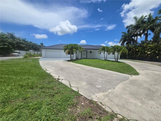 Продажа дома по адресу 23421 SW 217th Ave - фото 6154594