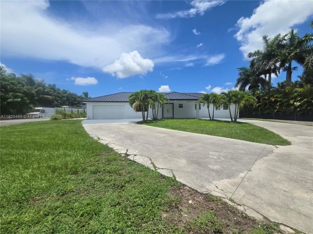 Продажа дома по адресу 23421 SW 217th Ave - фото 6154595