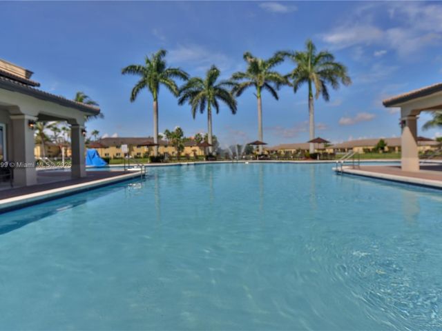 Продажа дома по адресу 3610 NE 15th Dr - фото 6154599