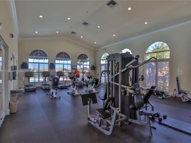 Продажа дома по адресу 3610 NE 15th Dr - фото 6154600