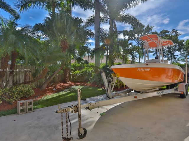 Продажа дома по адресу 3610 NE 15th Dr - фото 6154601