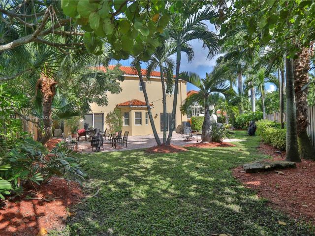 Продажа дома по адресу 3610 NE 15th Dr - фото 6154603