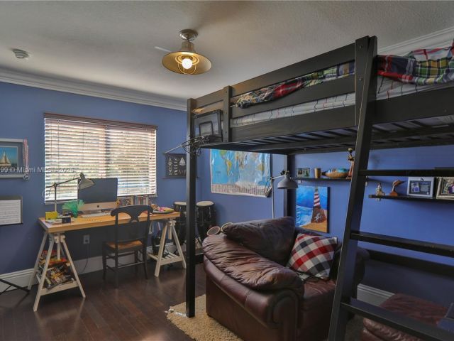 Продажа дома по адресу 3610 NE 15th Dr - фото 6154607