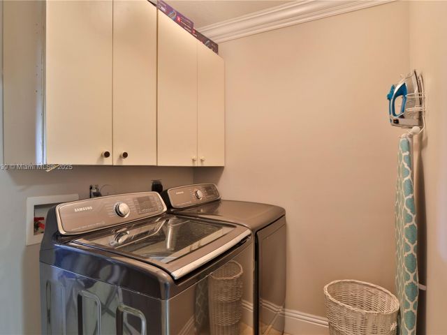 Продажа дома по адресу 3610 NE 15th Dr - фото 6154611