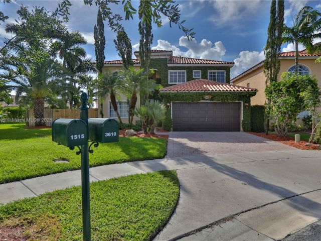 Продажа дома по адресу 3610 NE 15th Dr - фото 6154616