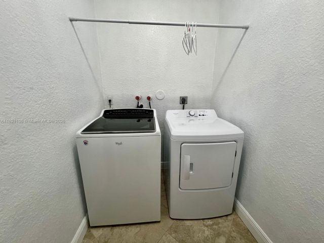 Дом в аренду по адресу 2214 SE 23rd Ave 2214 - фото 6167419