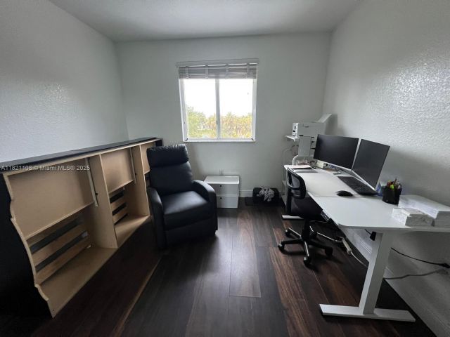 Дом в аренду по адресу 2214 SE 23rd Ave 2214 - фото 6167420