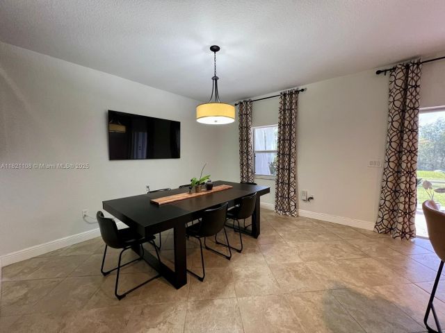 Дом в аренду по адресу 2214 SE 23rd Ave 2214 - фото 6167427