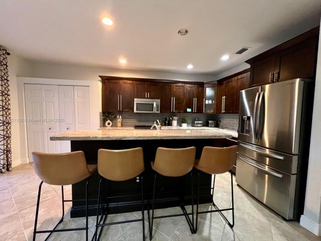 Дом в аренду по адресу 2214 SE 23rd Ave 2214 - фото 6167432