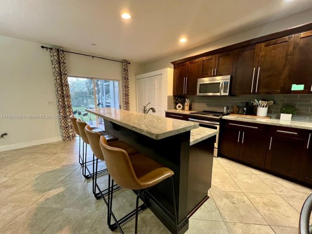 Дом в аренду по адресу 2214 SE 23rd Ave 2214 - фото 6167433