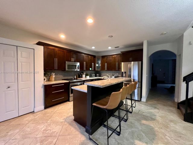 Дом в аренду по адресу 2214 SE 23rd Ave 2214 - фото 6167434