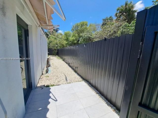 Продажа дома по адресу 610 NW 111th St - фото 6154185