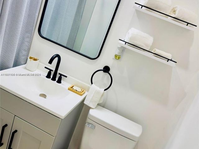 Продажа дома по адресу 610 NW 111th St - фото 6154194