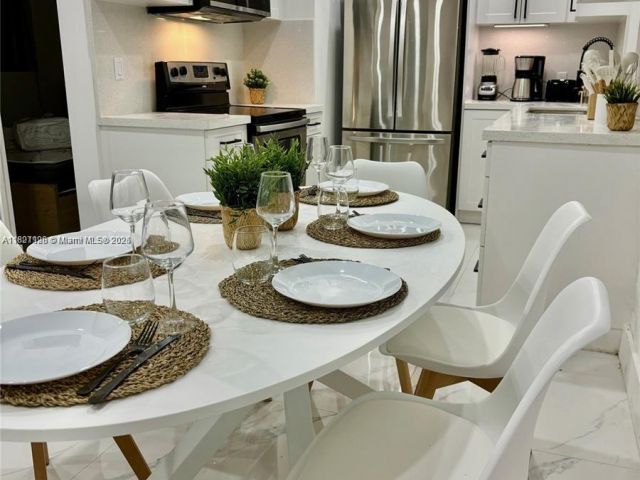 Продажа дома по адресу 610 NW 111th St - фото 6154196