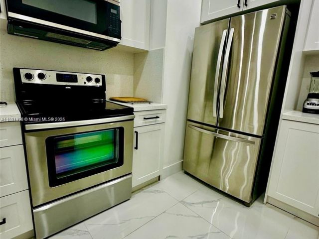 Продажа дома по адресу 610 NW 111th St - фото 6154197