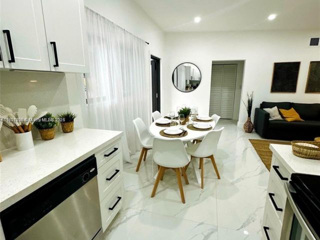 Продажа дома по адресу 610 NW 111th St - фото 6154200