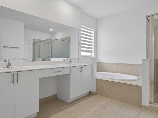 Продажа дома по адресу 21205 SW 127th Ct - фото 6154131