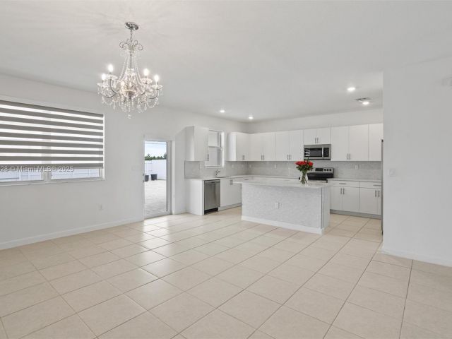 Продажа дома по адресу 21205 SW 127th Ct - фото 6154136