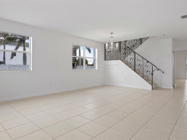 Продажа дома по адресу 21205 SW 127th Ct - фото 6154139