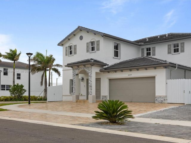 Продажа дома по адресу 21205 SW 127th Ct - фото 6154140