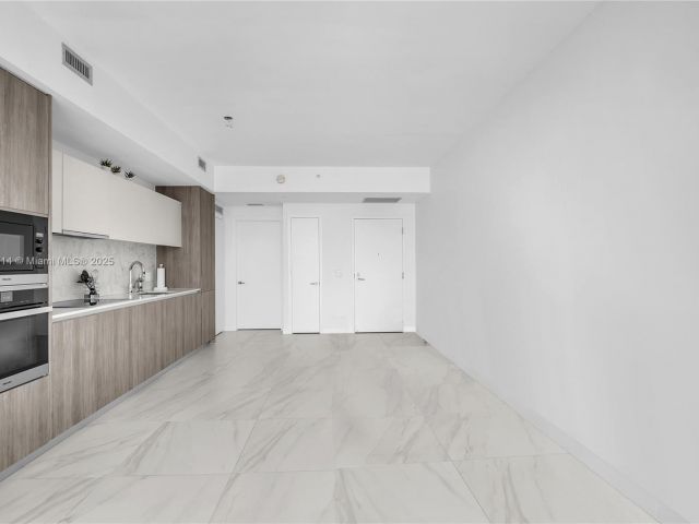 Продажа квартиры #1806 - фото 6154424