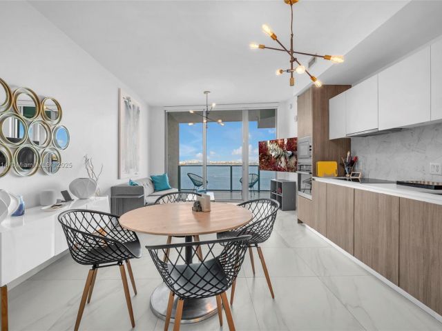 Продажа квартиры #1806 - фото 6154430