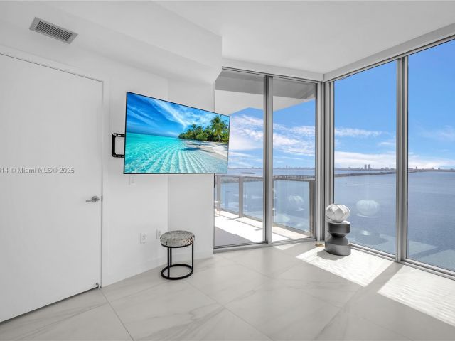 Продажа квартиры #1806 - фото 6154435