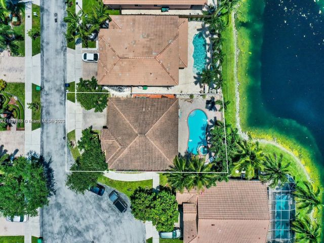 Продажа дома по адресу 5343 NW 111th Ct - фото 6155558