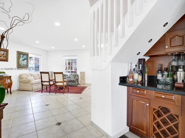 Продажа дома по адресу 5343 NW 111th Ct - фото 6155571