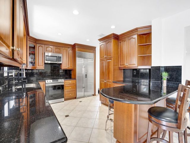 Продажа дома по адресу 5343 NW 111th Ct - фото 6155573